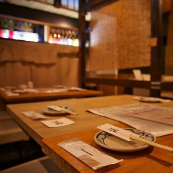 You can enjoy a relaxing meal in a calm atmosphere in the unpretentious and rustic interior.Please use it widely according to your style, such as dining alone, dining with friends and family who are not careful, banquets at girls' associations and companies ♪