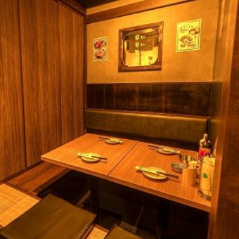 2名様の半個室も完備!お仕事帰りにサクッと一杯にぜひ♪焼き鳥と野菜巻き串を上野でお探しのお客様は是非とり酒場へ♪