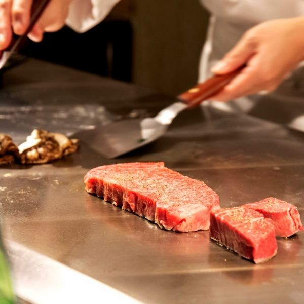 [Enjoy A5 rank domestic beef] Specialty! Many hearty meat dishes, including men's meat platter ♪ All courses are available with all-you-can-drink included!