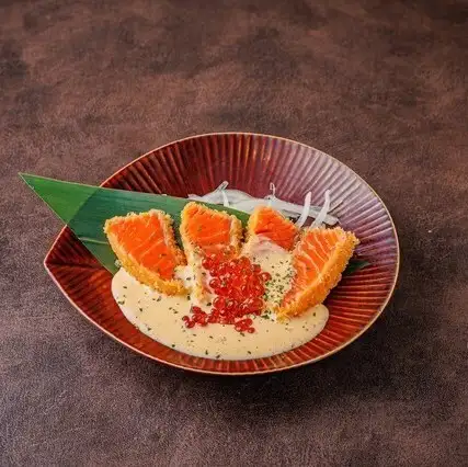 Salmon and salmon roe rare cutlet