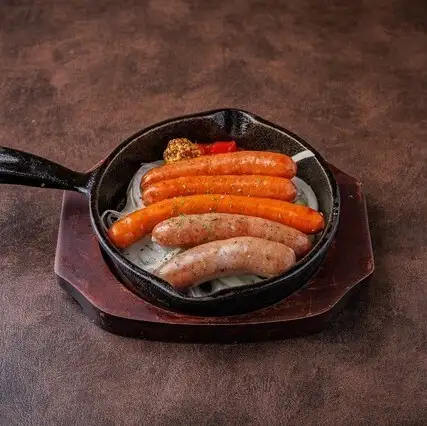 Platter of 5 kinds of grilled sausages