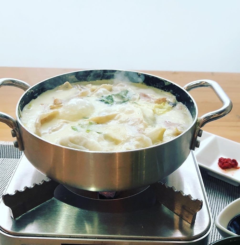 12月1月は、超濃厚豆乳鍋(ひとり鍋、雑炊つき)&ミニパフェのランチです。