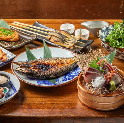 備長炭焼きの干物や鮮魚の刺身が楽しめる♪普段のお食事から宴会までOKなレトロ居酒屋