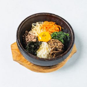 石頭煮熟的石鍋拌飯