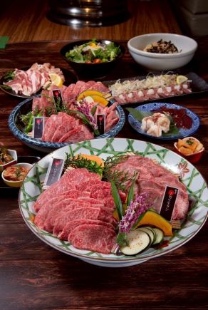 음료 무제한 육류 코스 7,000엔(부가세 포함 7,700엔)