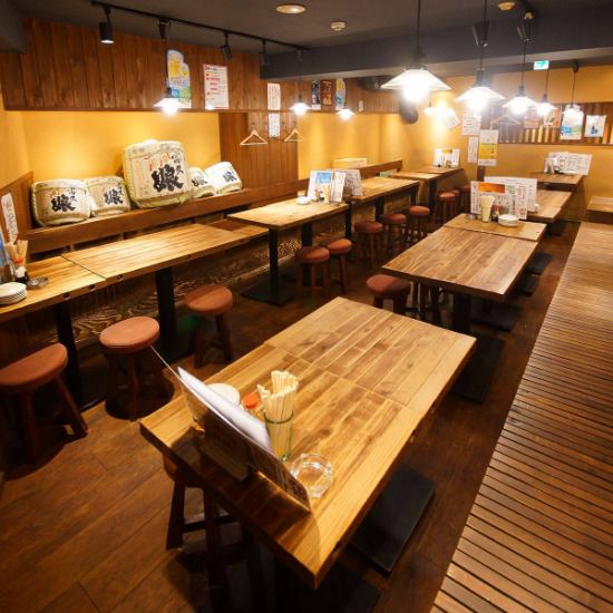 キレイな店内にくつろぎやすい空間！仲間との宴会に◎