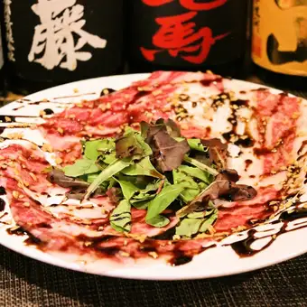 【¥6000套餐】享用5种炭烤菜肴、日本黑毛和牛、大麦牛肉和麦小町猪肉 ◆ 12道菜 + 3小时畅饮