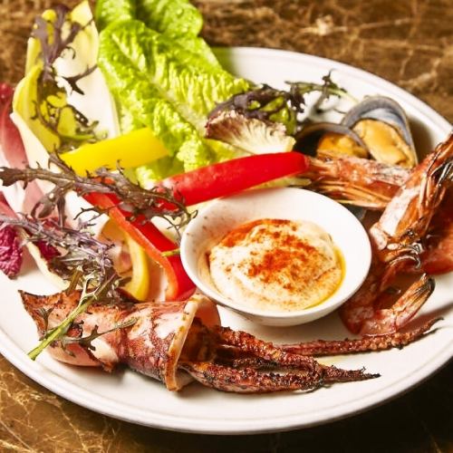 魚介と季節野菜の炭火焼き ふわふわのアイオリソース