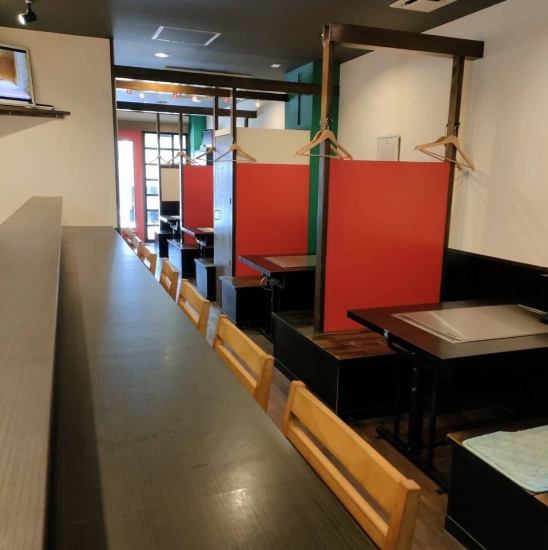 店内播放K-POP。这里有时尚的氛围。