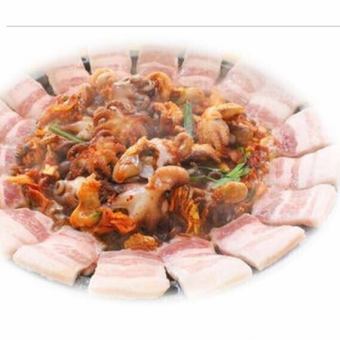 チュクミサムギョプサル（60種類以上のドリンク飲み放題付き）