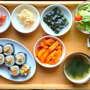 Michae 紫菜包饭和炒年糕套餐