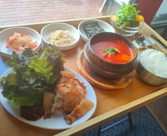 【十二月午餐套餐】烤五花肉和嫩豆腐套餐