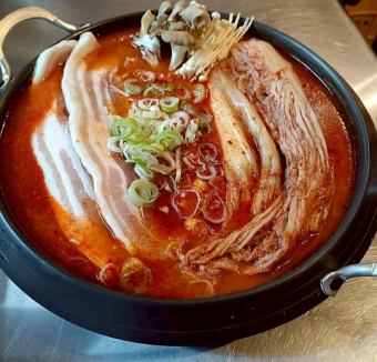 Dejikimchijjigae course (includes all-you-can-drink drinks from over 60 varieties)