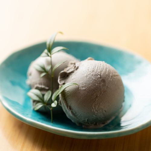 Black sesame ice cream