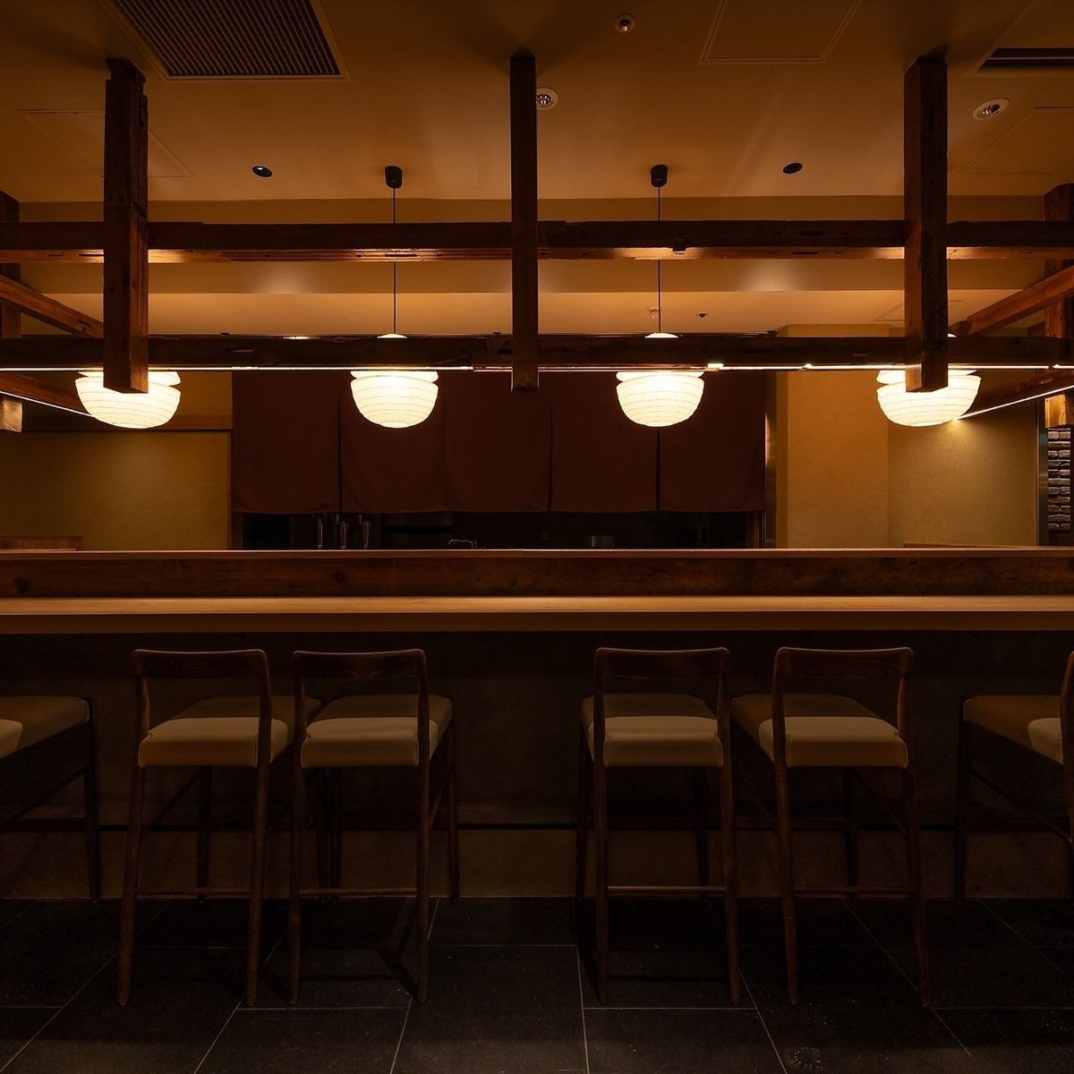 An elegant yet casual atmosphere. We recommend the counter seats for special occasions.