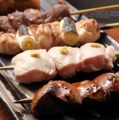 お料理を飾るお皿は地元“飯能焼”を使用！