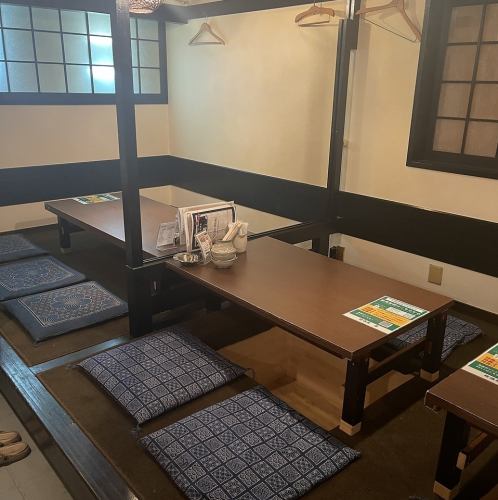 <p>一階お座敷2名様、4名様、6名様のお座敷！最大12名様までご案内できます！</p>