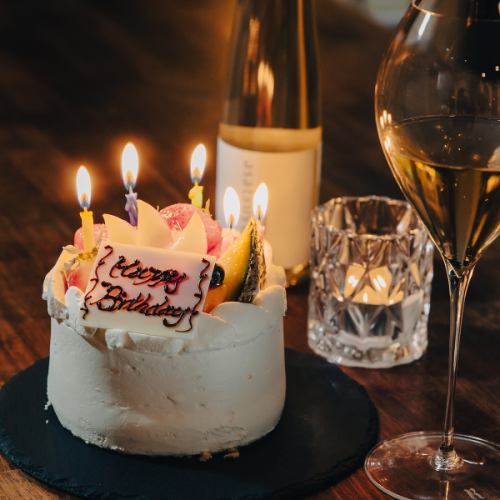 ロウソクが灯る大人雰囲気