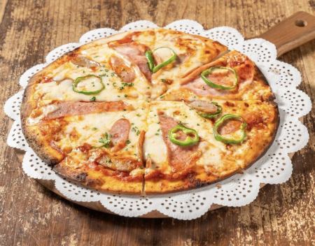 手造りハムとソーセージの天然酵母生地ピザ【テイクアウト】