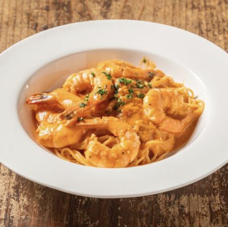 海老のトマトクリームパスタ