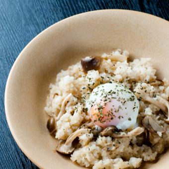 Garlic rice with small fish and perilla leaves