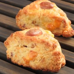 scone almond & cheese