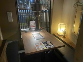 ゆっくりお料理とお酒をお楽しみいただける個室を用意しております。
