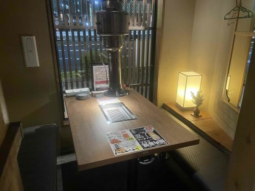 ゆっくりお料理とお酒をお楽しみいただける個室を用意しております。