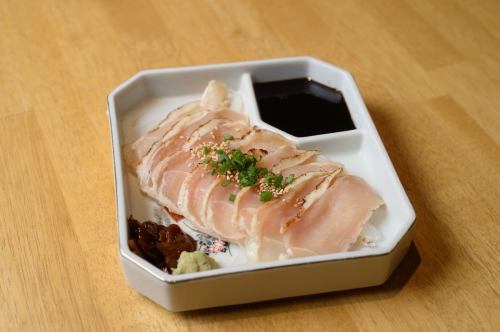 宮崎県産妻地鶏を使用した妻地鶏のたたきをご用意！