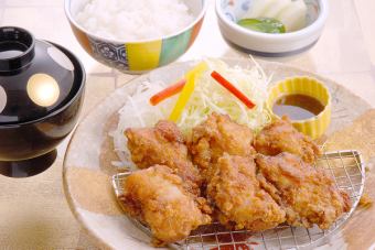 岩手産銘柄鶏の唐揚げ定食