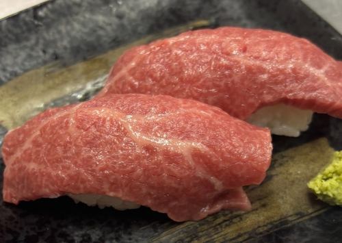 肉寿司赤身（2貫）