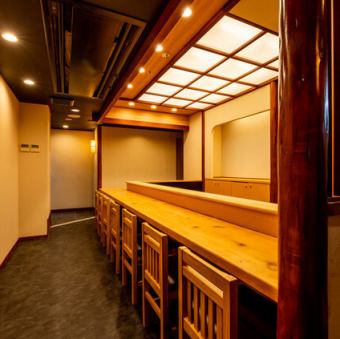 Please enjoy special craftsman sushi in a spacious space.