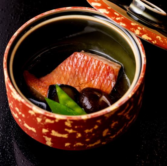 Creative Japanese cuisine using seasonal ingredients is worth a meal, not just nigiri sushi.We offer the best taste of the day.