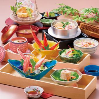 Crab rice bowl set Tsubaki [9 dishes] 4,378 yen (tax included)
