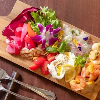 【様々なシーンでご利用可能】スタンダード大皿パーティーセット(ワインビール飲み放題)