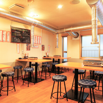 【各種ご宴会に★】4名席と6名席をご用意♪最大12名様までご予約を承っております♪貸切利用は20名様からご相談ください！