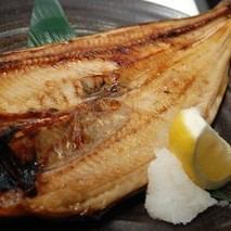 [Iwanai Abe Suisan Special] Thick meat and juicy striped mackerel grilled mackerel special half-length