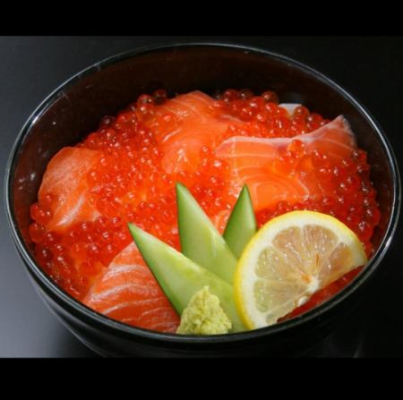 Salmon salmon roe parent and child bowl