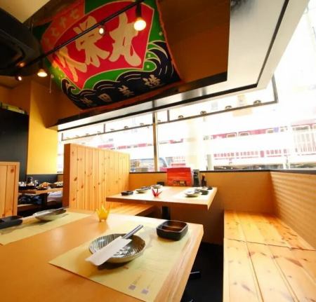 横並びテーブルで8名様まで☆