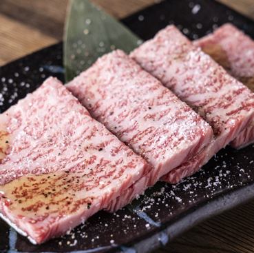 《本格炭火焼肉》をお届け！