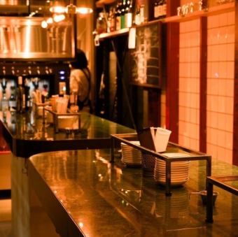 【1階席】お仕事帰りのサク飲みに!気軽な立ち飲みスペースです♪