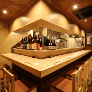 At the counter, which is recommended for dates, the chef will show his skills in front of you.It's also perfect for one person's saku.Please spend a relaxing time while enjoying carefully selected sake and gems.