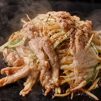 せせりともやしの黒胡椒炒め