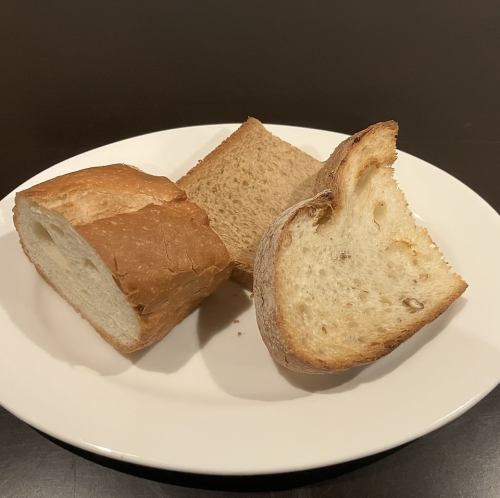 パンの盛り合わせ