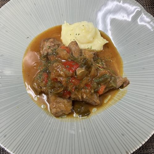 仔羊と野菜の煮込み（チリンドロン）