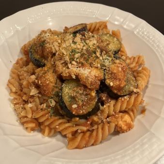 メカジキとナスのシチリア風パスタ（フジッリ）