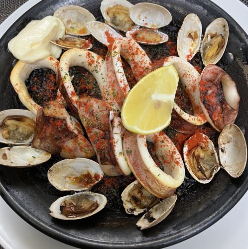 イカとアサリのイカスミパエリア　(レギュラー)