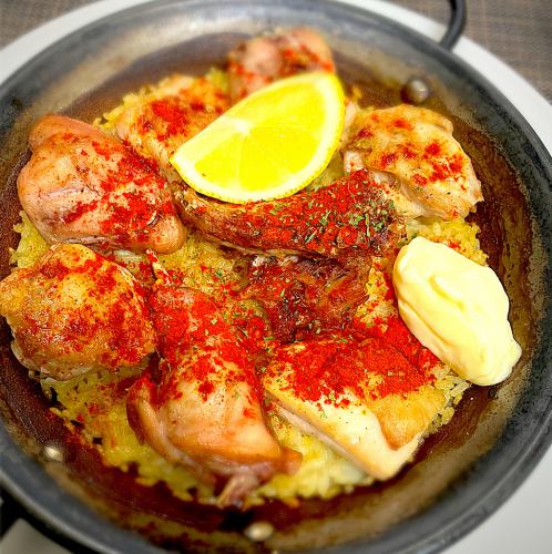 ウサギと若鶏のパエリア