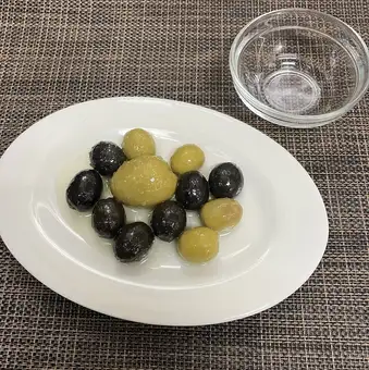 オリーブの盛り合わせ