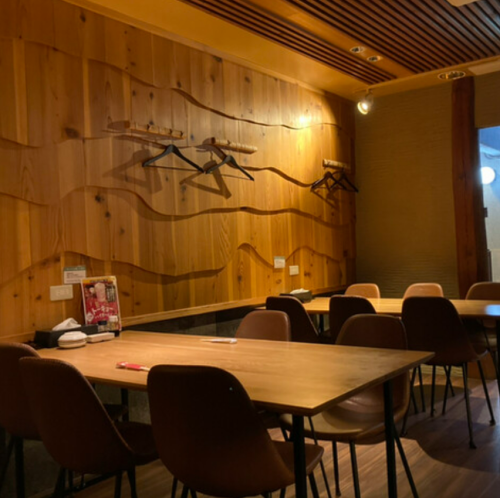 落ち着いた店内で